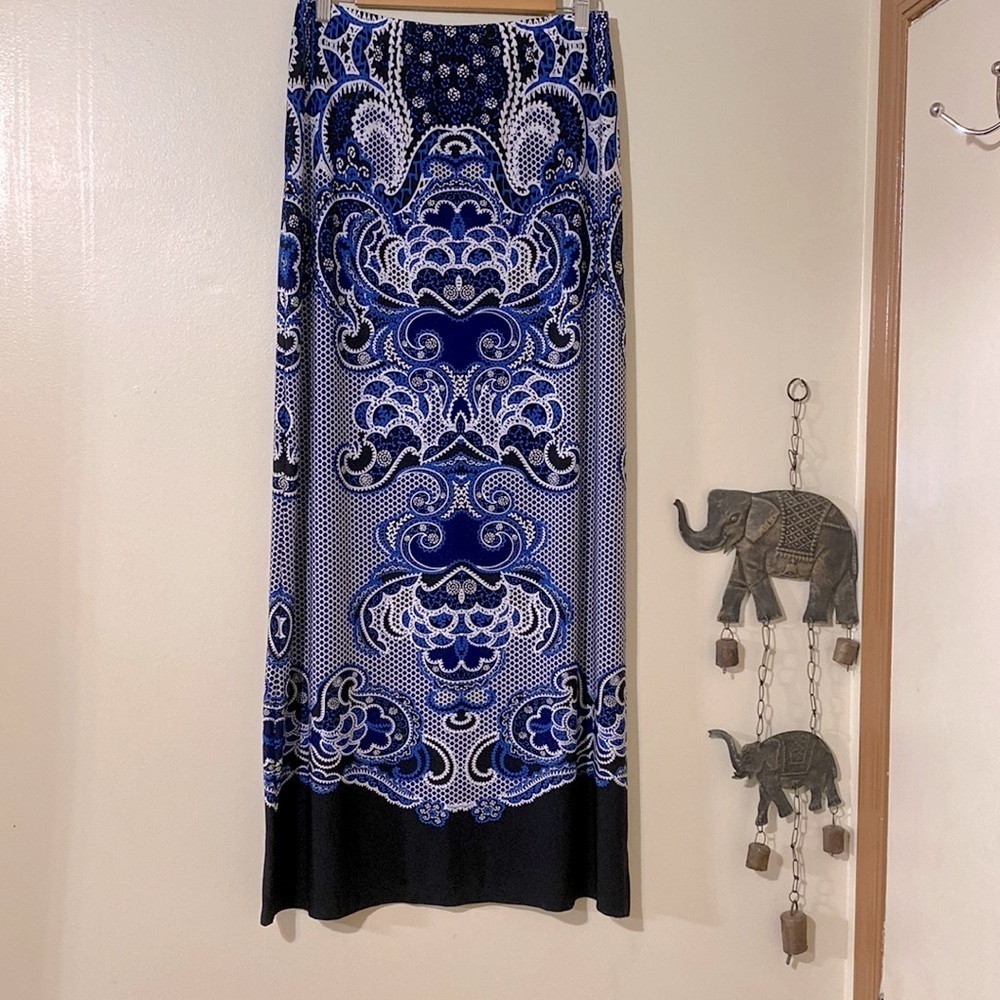 CATO skirt size M, fits more like a L